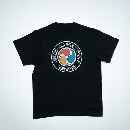SHUHARI ORIGINAL LOGO Tee 三巴ロゴ